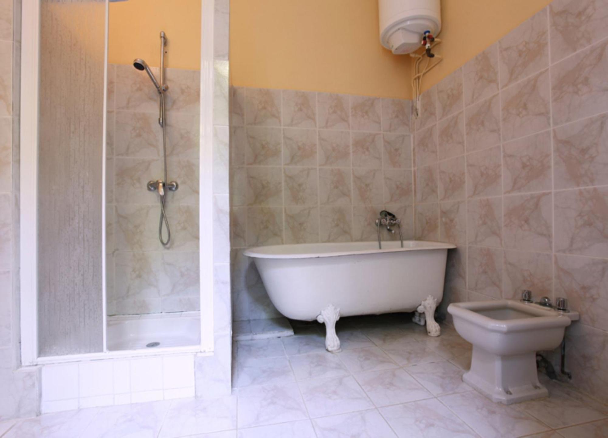 Domaine Du Lampy-Neuf Hotel Saissac Buitenkant foto